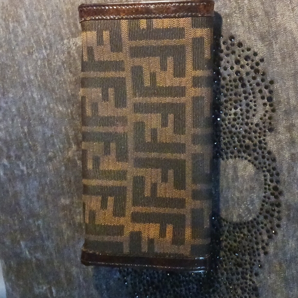 FENDI Zucca large snap ladies wallet in excellent condition AUTHENTIC! - Picture 9 of 10